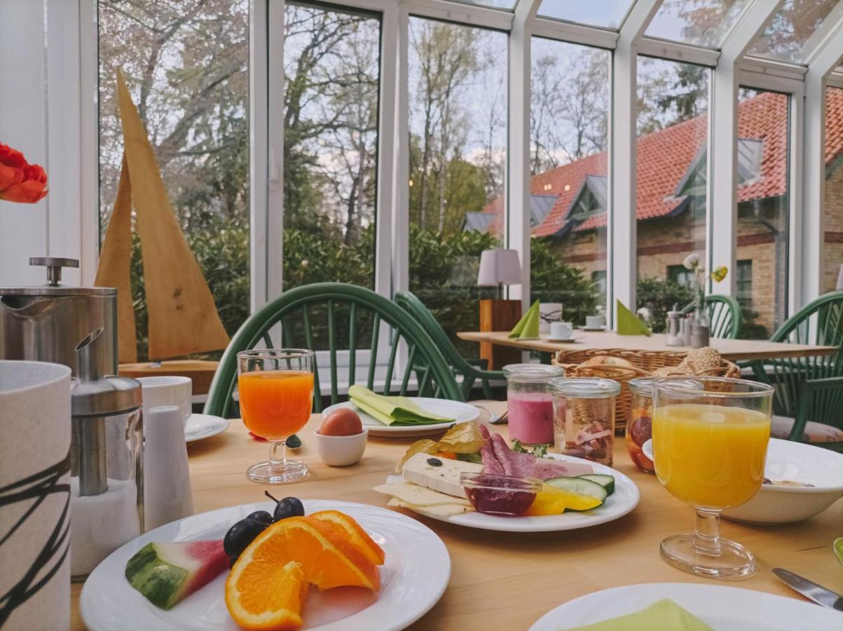 Hotel Schloesschen Sundische Wiese ซิงสท์ ภายนอก รูปภาพ