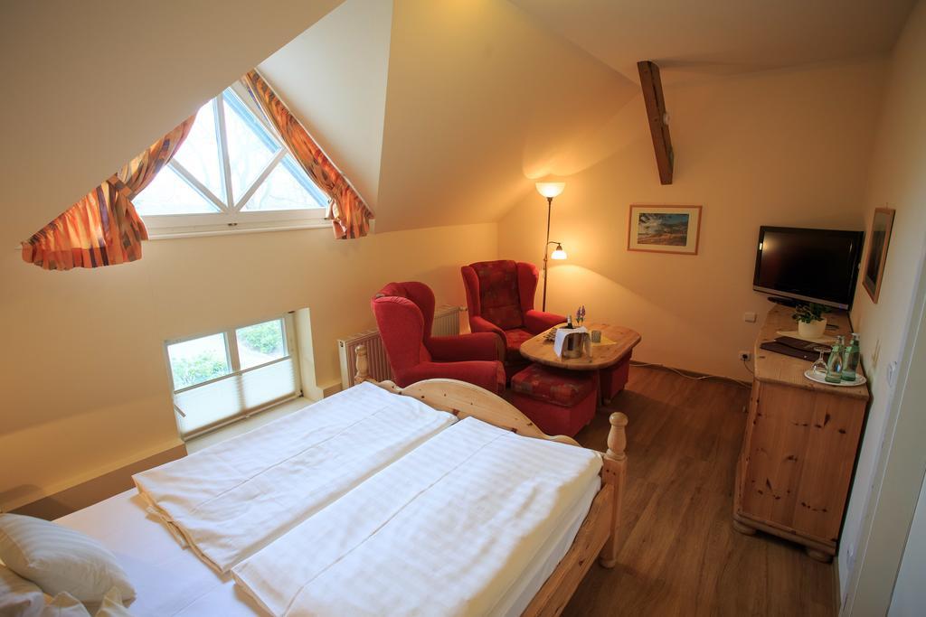 Hotel Schloesschen Sundische Wiese ซิงสท์ ภายนอก รูปภาพ