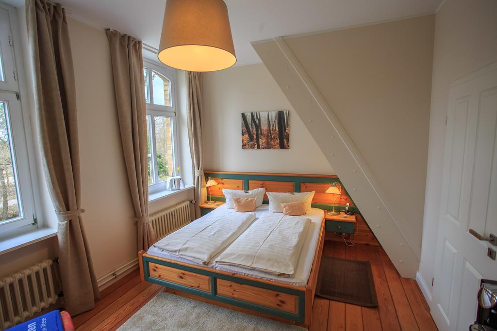 Hotel Schloesschen Sundische Wiese ซิงสท์ ภายนอก รูปภาพ